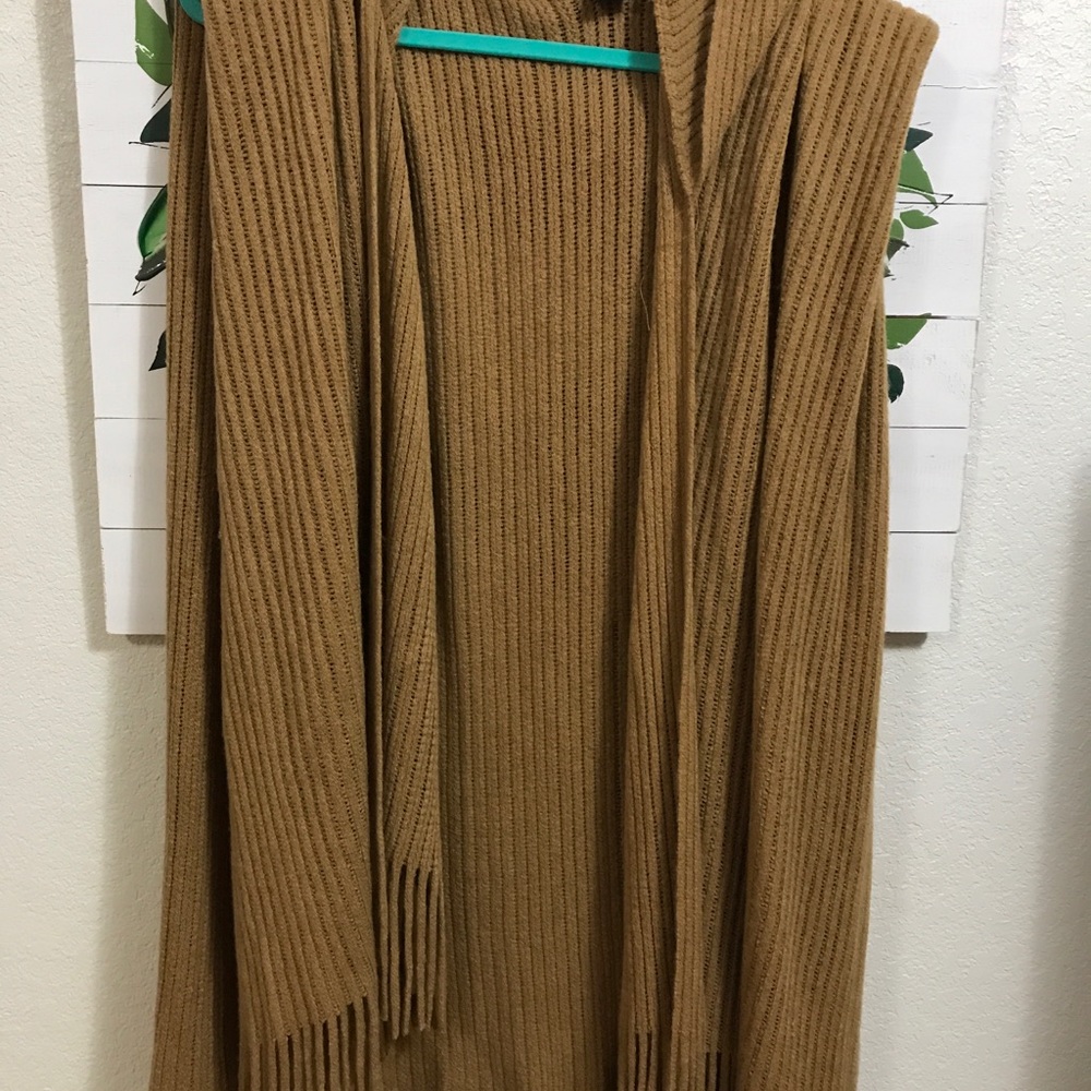 Hooded poncho